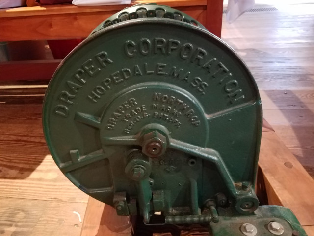 bobbin battery on northrop loom